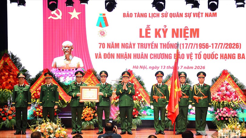 Bảo tàng Lịch sử Quân sự Việt Nam kỷ niệm 70 năm ngày truyền thống