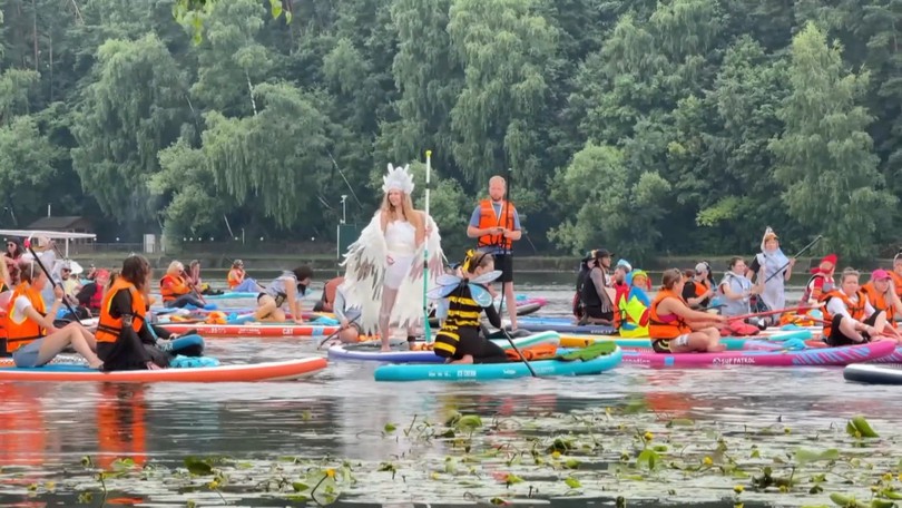 Lễ hội hóa trang chèo ván "That's sup, Moscow” tại Nga