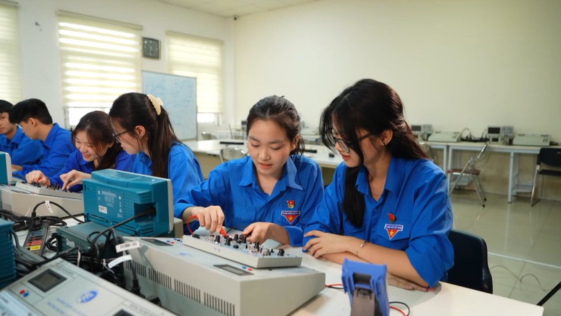 Đưa Nghị quyết đại hội vào cuộc sống