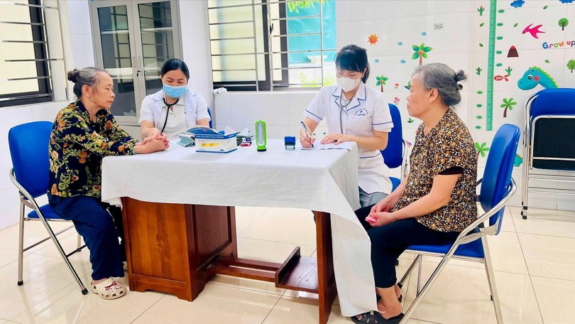 Tăng phụ cấp đặc thù cho nhân viên y tế