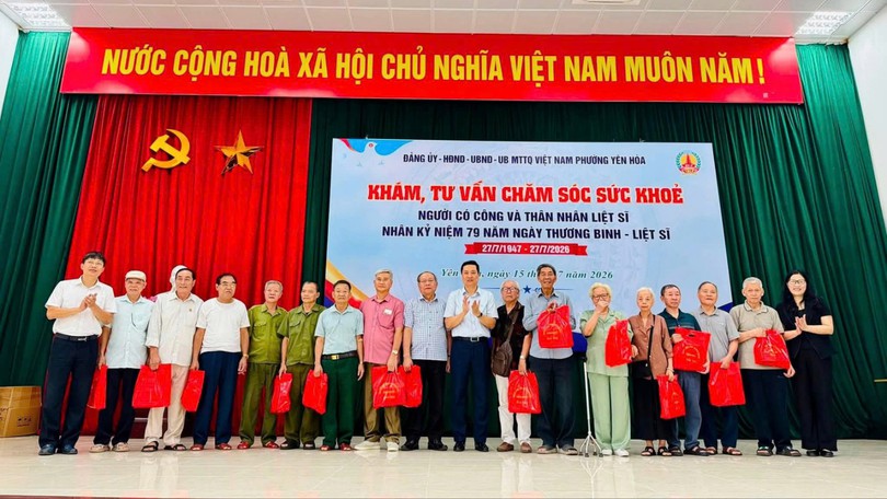 Phường Yên Hòa khám sức khỏe tri ân người có công