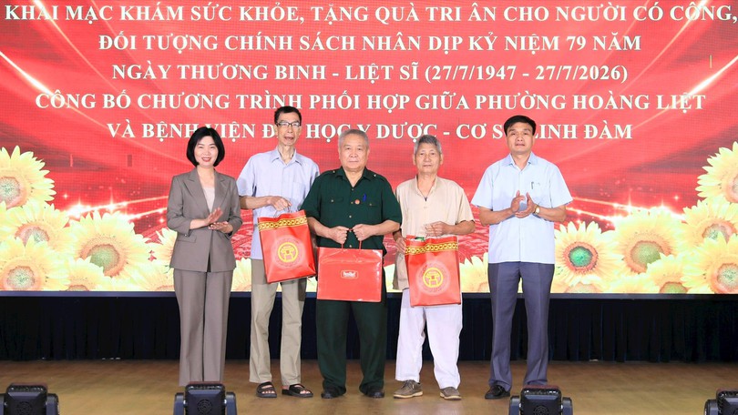 Khám sức khoẻ cho 226 người có công và thân nhân liệt sĩ