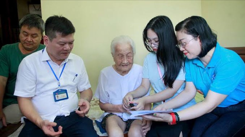 Hà Nội hoàn thành 95,79% hồ sơ ủy quyền nhận lương hưu