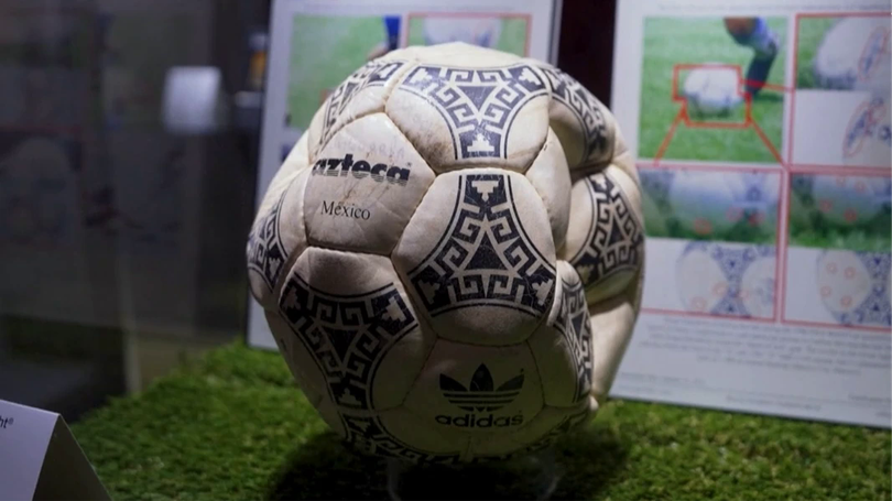 Đấu giá quả bóng 'Bàn tay của Chúa' của huyền thoại Maradona