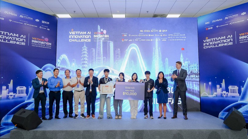 Trường Đại học Công nghệ giành chiến thắng Thách thức Đổi mới sáng tạo Việt Nam