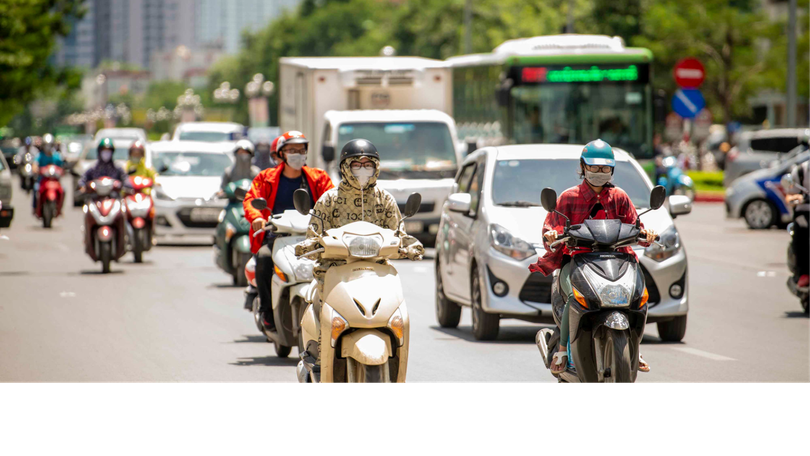 Hà Nội trời oi nóng, đề phòng mưa dông bất chợt