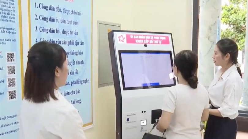 Chuyển từ chính quyền quản lý sang phục vụ
