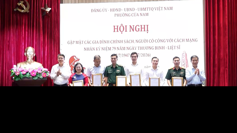 Phường Cửa Nam gặp mặt các gia đình chính sách, người có công