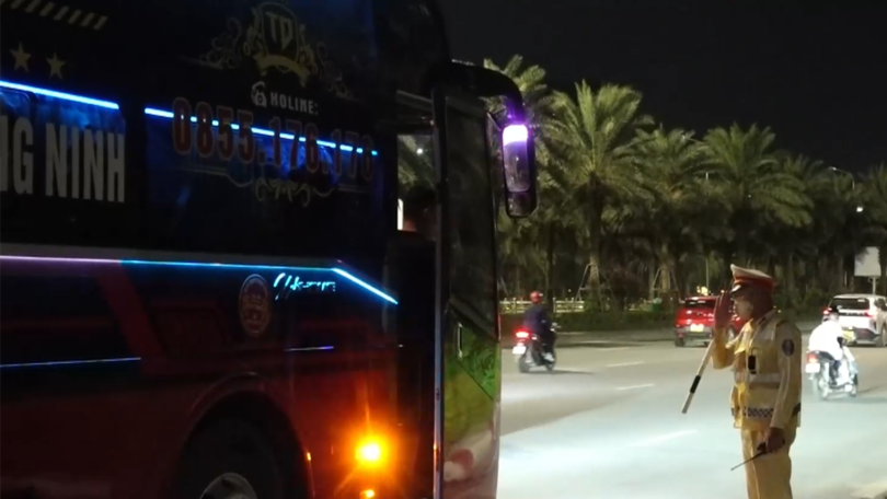 Hà Nội tăng cường kiểm tra xe khách trong đêm