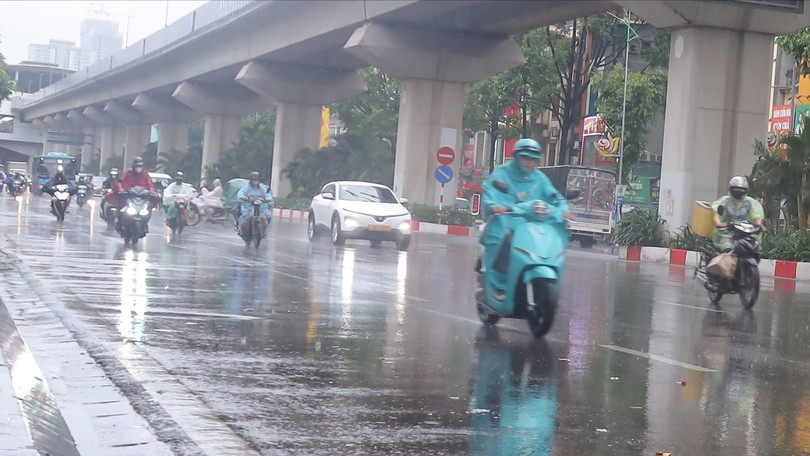 Mưa lớn tiếp tục gia tăng vào chiều tối