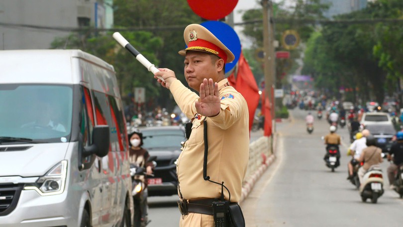 Phân luồng giao thông phục vụ chương trình 'Đi tìm đồng đội – Sao sáng dẫn đường'