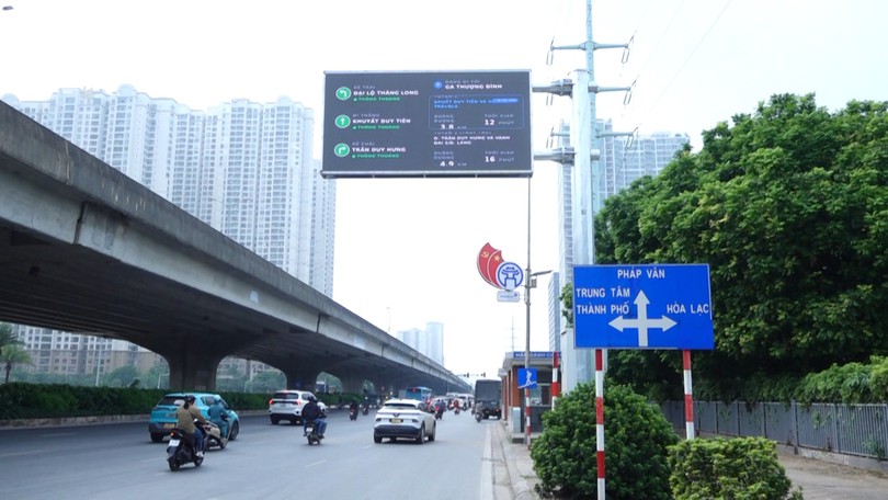 36 màn hình LED kết nối AI giúp người dân tránh ùn tắc từ xa