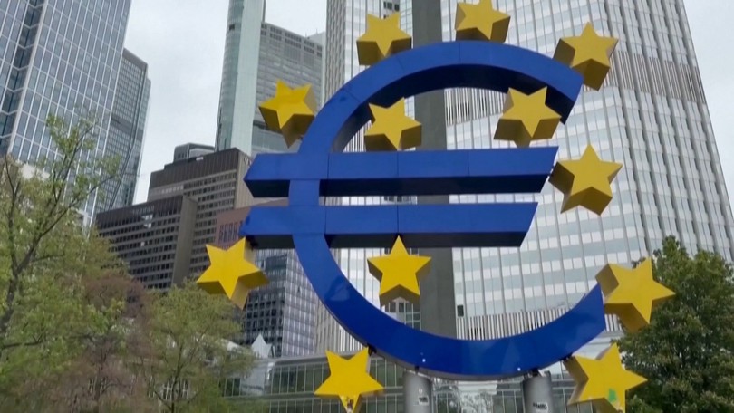 ECB cảnh báo lạm phát khu vực đồng euro kéo dài đến năm 2027