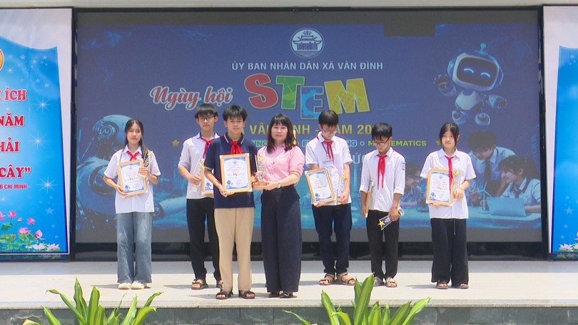 Khám phá STEM - Khơi nguồn tri thức số
