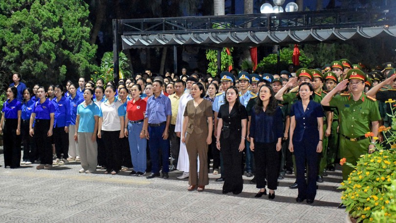 Tri ân các anh hùng tại Nghĩa trang liệt sĩ Nhổn