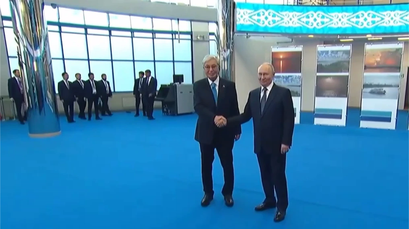 Kazakhstan đề xuất Nga và Ukraine "đóng băng" xung đột