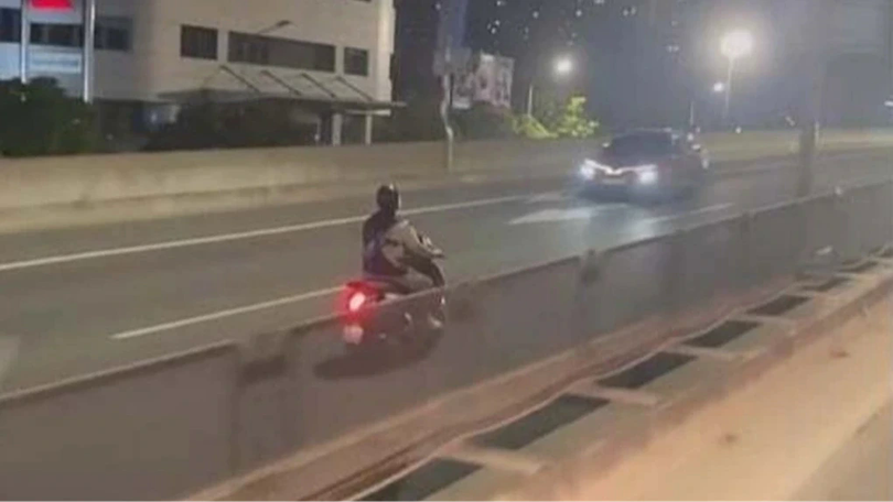 Đi xe máy ngược chiều tại Vành đai 3 trên cao gây tai nạn