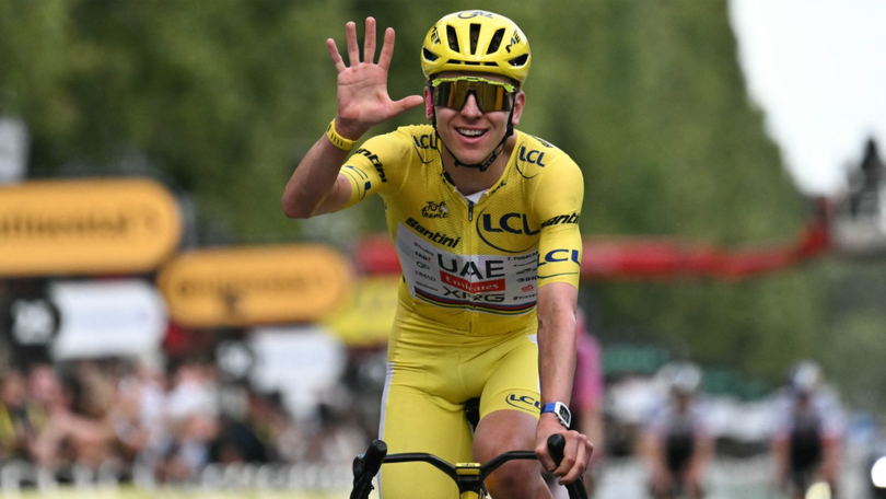 Tadej Pogacar cân bằng kỷ lục 5 lần vô địch Tour De France