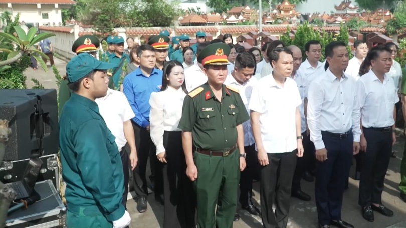 Phường Hoàng Mai dâng hương tưởng niệm các anh hùng liệt sĩ