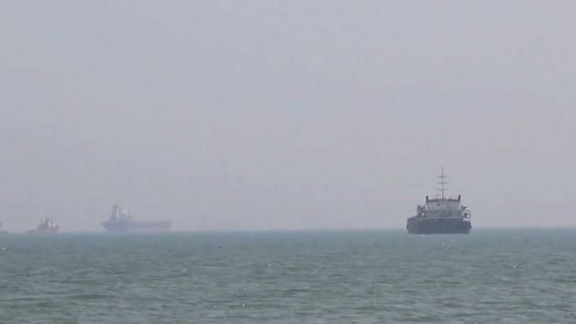 Iran chặn 6 tàu tại eo biển Hormuz