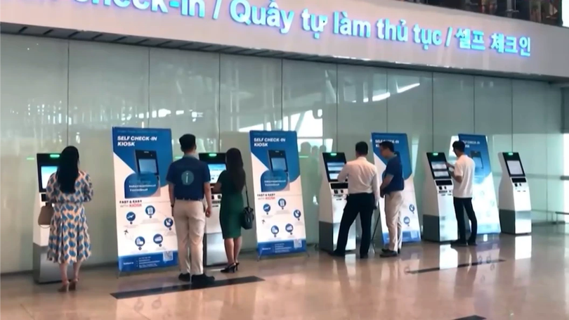 Sân bay Nội Bài mở thêm 4 kiosk sinh trắc học
