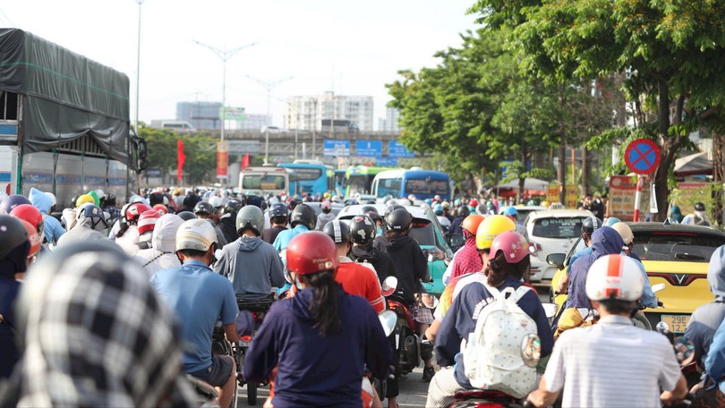 Rà soát hộ nghèo hỗ trợ chuyển đổi phương tiện xanh