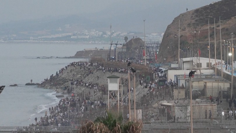 Tây Ban Nha: 49.000 người di cư tràn vào Ceuta trong 24h
