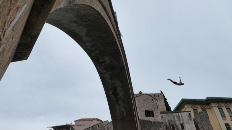 Cuộc thi nhảy cầu truyền thống của Bosnia và Herzegovina
