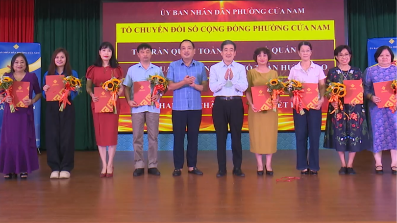Phường Cửa Nam ra quân đợt cao điểm 100 ngày chuyển đổi số