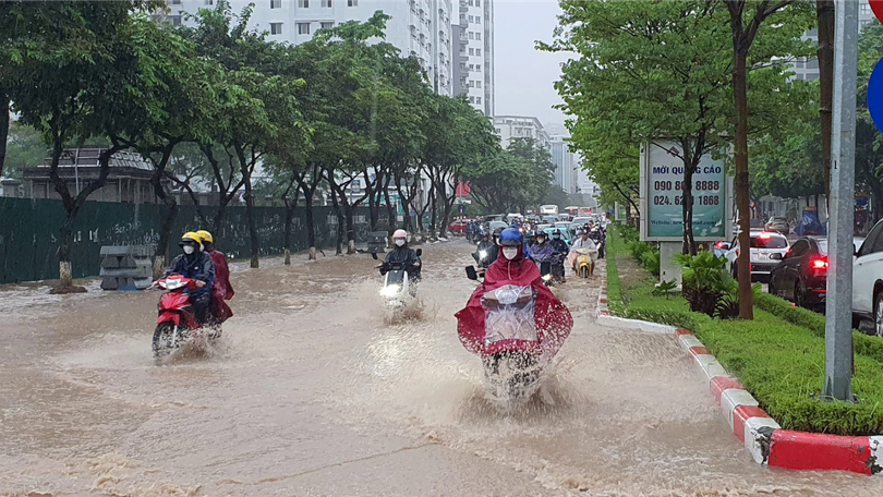 Bão số 1 gây mưa lớn diện rộng ở Bắc Bộ, Hà Nội cảnh báo dông lốc