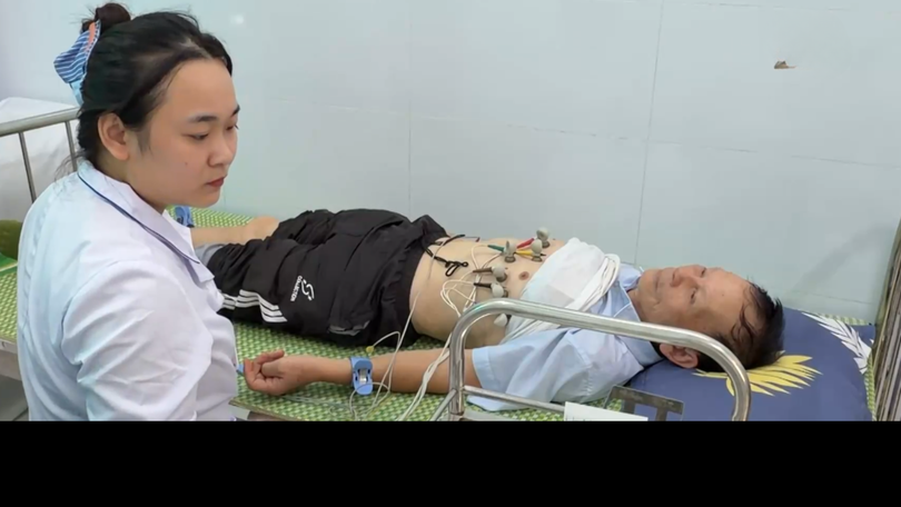 Phường Yên Sở khám, chăm sóc sức khỏe cho người có công