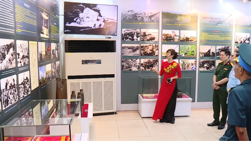 Khai mạc triển lãm những trận đánh độc đáo của Bộ đội Phòng không - Không quân