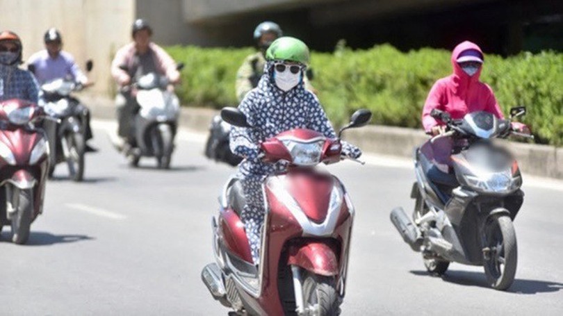 Hà Nội tiếp tục là một trong những tâm điểm nắng nóng của cả nước