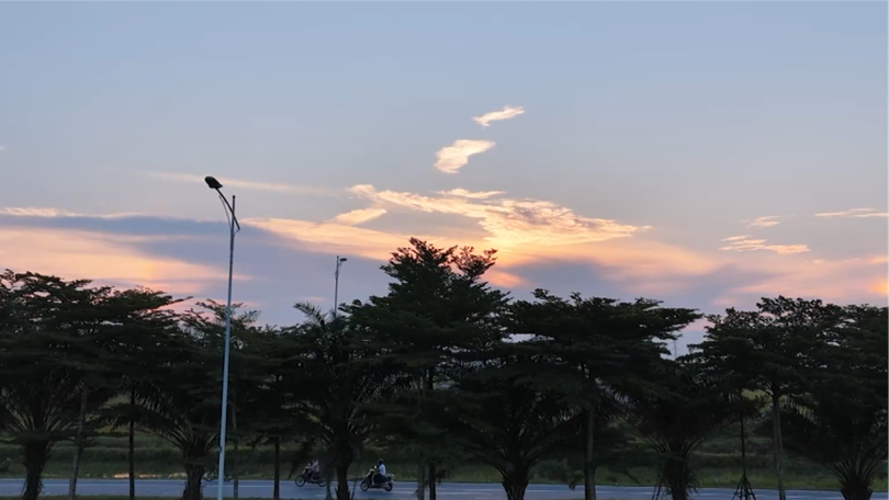 Ngắm hoàng hôn ở ngoại thành Hà Nội