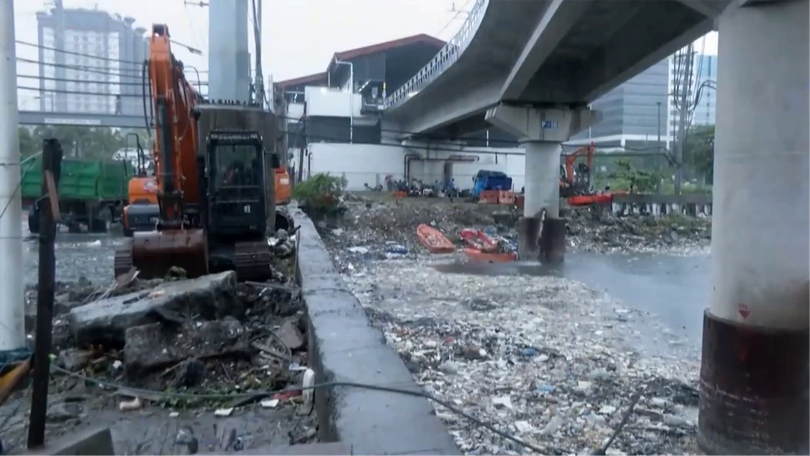 Philippines đối mặt 'khủng hoảng rác thải' giữa mùa mưa lớn