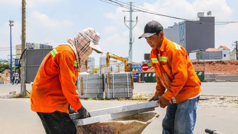 Lao động ngoài trời - nhóm dễ tổn thương trước biến đổi khí hậu