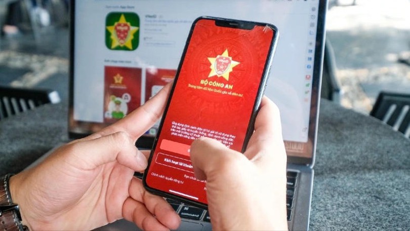 Từ 28/9, không phải xuất trình giấy tờ đã tích hợp trên VNeID