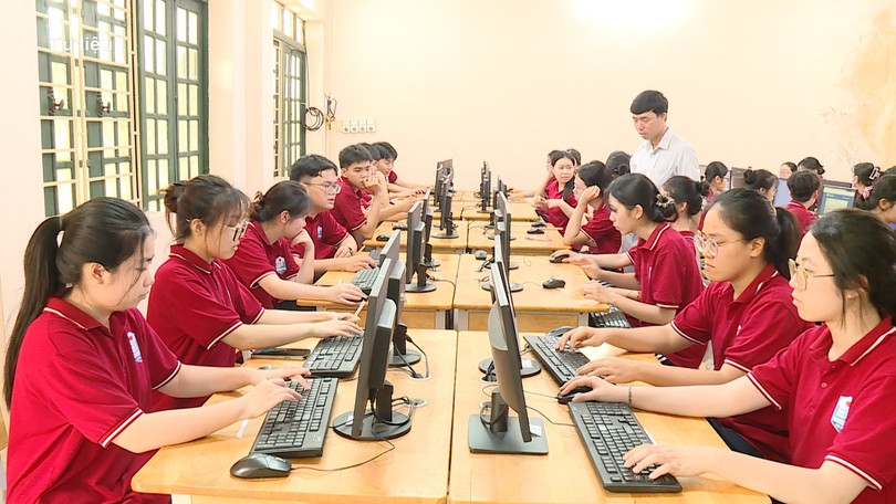Hà Nội giảm áp lực thi cử cho học sinh trong năm học mới