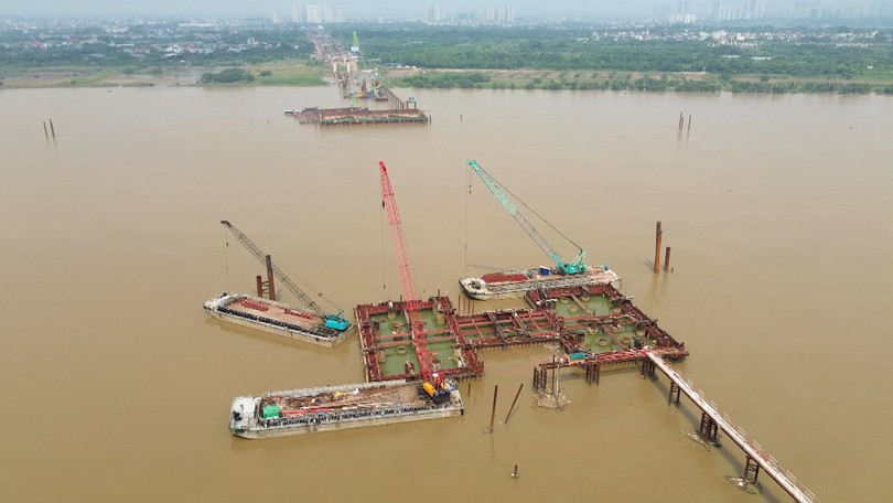 Đảm bảo tiến độ cầu Ngọc Hồi khi mực nước dâng cao