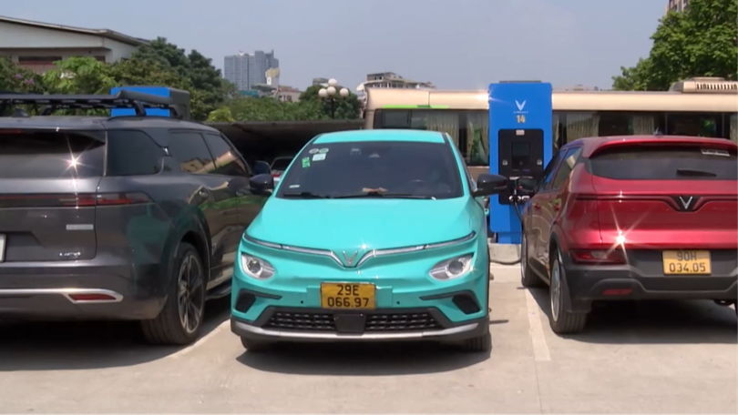 Chậm nhất 31/12 hoàn thành hạ tầng sạc điện tại trạm dừng nghỉ