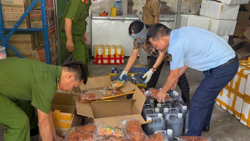 Xử phạt cơ sở kinh doanh thực phẩm "2 không"
