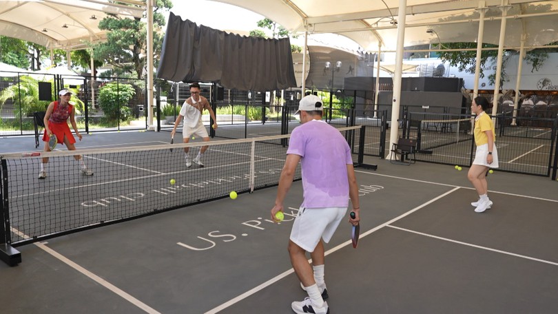 Pickleball buổi sáng - Năng lượng mới của dân văn phòng Hà Nội