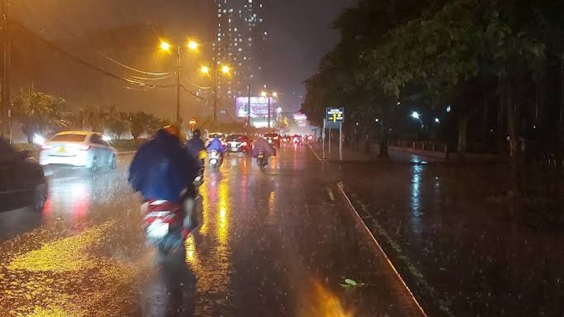 Cảnh báo lốc, sét và gió giật mạnh khi có dông