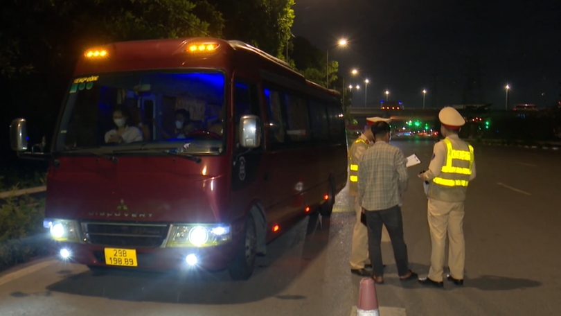 Kiểm tra xe khách xuyên đêm, ngăn ngừa nguy cơ tai nạn