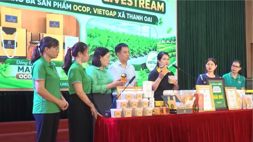 Hà Nội hỗ trợ nông dân chuyển đổi số