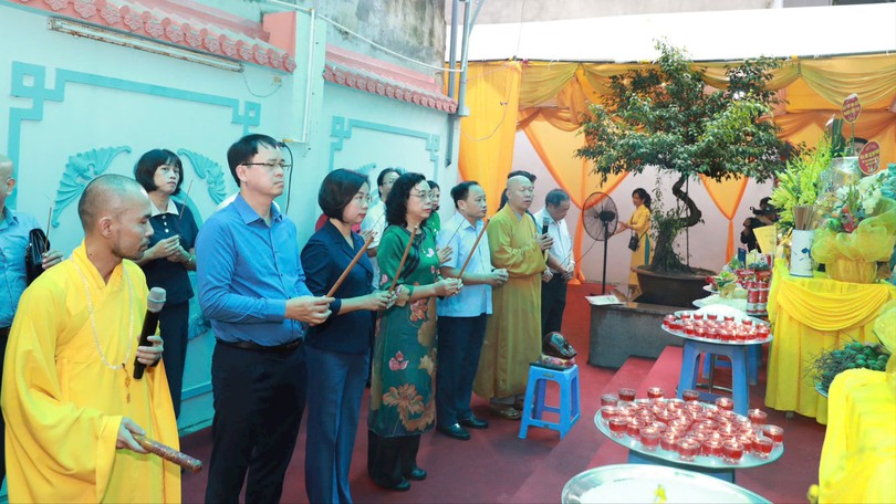 Tưởng niệm đồng bào qua đời trong nạn đói 1944-1945