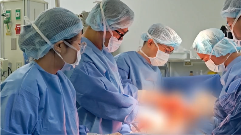 Tái tạo đường tiêu hoá cho bệnh nhân uống nhầm thuốc tẩy