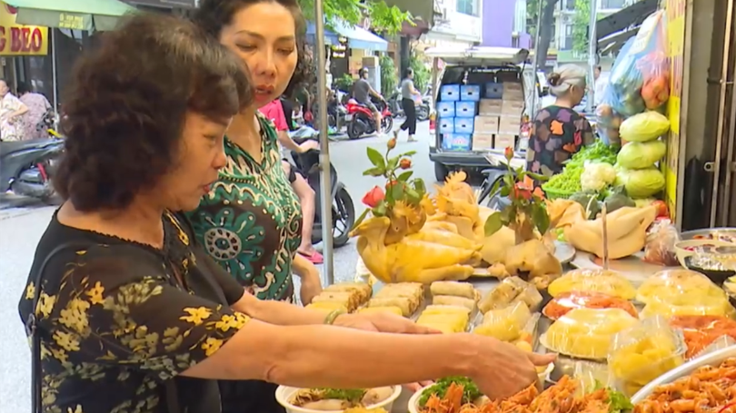 Sôi động thị trường mùa Vu Lan