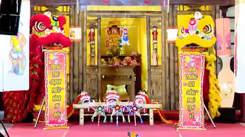 Tái hiện Tết Trung thu truyền thống tại phố cổ Hà Nội