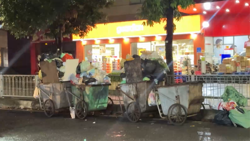 Điểm tập kết rác gây mất an toàn giao thông